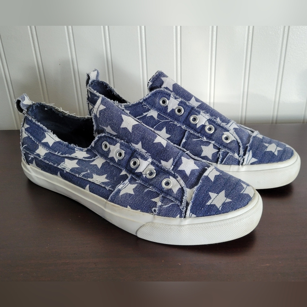 Corkys Babalu Navy Stars Sneaker. Blue with White Stars. Woman's size 8.